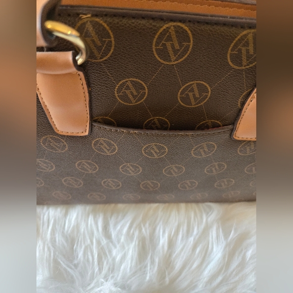 Adrienne Vittadini Studio The Signature Collection Satchel Double Handle Handbag - Picture 12 of 16